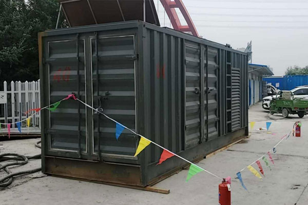 新源发电机租赁空气滤清器多久更换一次？