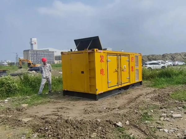 新源冬季低温环境下，发电机组启动电瓶的容量需求是否会增加？