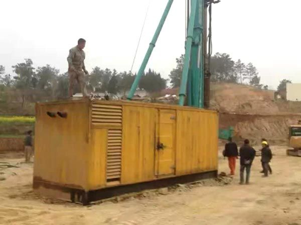 新源如何判断水冷式机油散热器密封件是否需要更换？